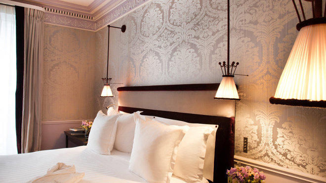 Cet hôtel particulier compte 40 chambres, dont 15 suites et 4 suites présidentielles.