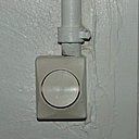 Avant: le vieil interrupteur n'est plus aux normes.