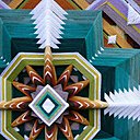 Mandala king size, un merveilleux kaléidoscope fait de fils de couleur.