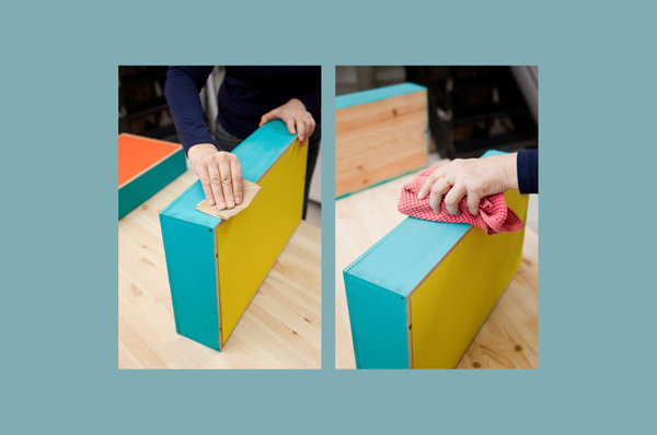 Etape 2 : Poncez les bords à coller avec du papier de verre, puis dépoussiérez la surface avec un chiffon.