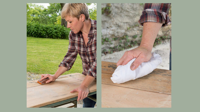 Etape 1 : Avec du papier abrasif 180, poncez la surface en bois afin d’en retirer totalement l’ancien revêtement. Dépoussiérez avec un chiffon.