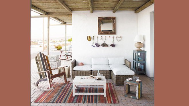 Un modulable en rotin de Kubu, légèrement grisé. Pour l’intérieur ou l'extérieur. Bornéo. Maisons du Monde. Un modulable en rotin de Kubu, légèrement grisé. Pour l’intérieur ou l'extérieur. Bornéo. Maisons du Monde.