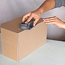 Etape 6 : Poncez toutes les arêtes de votre boîte et vérifiez en passant la main qu'il n'y a pas de débordement disgracieux.