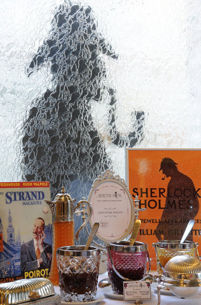 L'ombre de Sherlock Holmes plane...