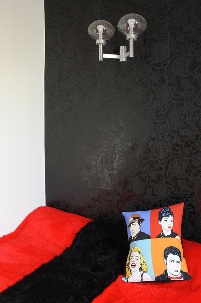 Au Détective Hôtel, les propriétaires s'attachent à démontrer leur passion pour la déco vintage et authentique.