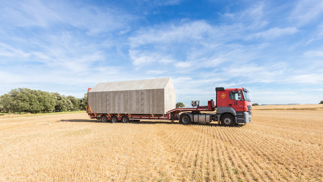 Transportée par la route, pour un ou plusieurs déplacements, cette maison nomade s’installe partout. Transportée par la route, pour un ou plusieurs déplacements, cette maison nomade s’installe partout.