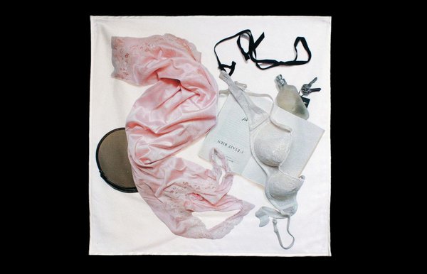 Ce tapis de douche en coton existe en 60 x 60 cm et 70 x 70 cm 45 €. Day Collection.