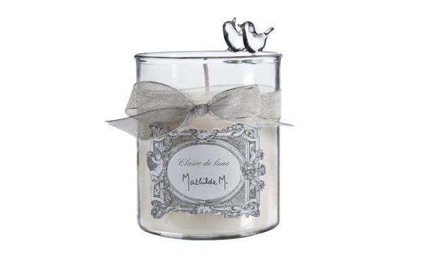 Une touche romantique pour cette bougie en verre soufflée. Diamètre 6 cm 15 €. Mathilde M. Tél. consommateurs 03 85 33 09 43.