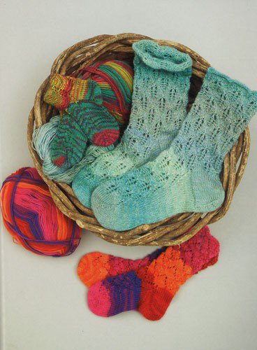 Chaussettes 10 mailles, car le point est basé sur une répétition de 10 mailles, au point Nex shell, Horse shoe, et candle light.