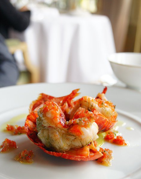 Le sublime homard signé Yannick Alléno.