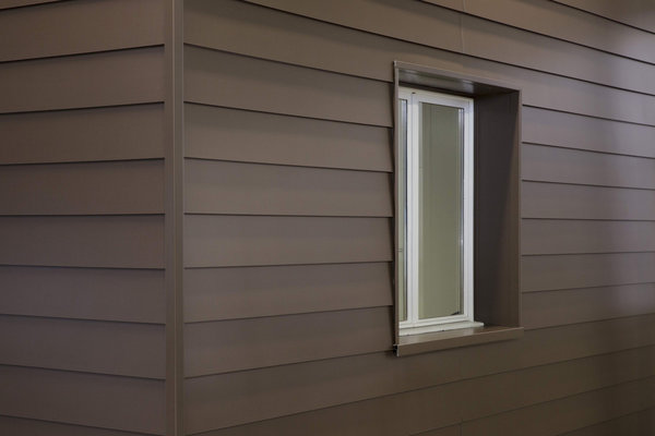 Une fois les lames de zinc posées, votre façade arbore une fière allure contemporaine et...durable !