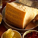 Les Français le nomment parmesan, mais l’authentique n’est autre que le Parmigiano Reggiano !