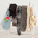 Echarpes de toutes tailles et aspects imitant à la perfection les fourrures traditionnelles.