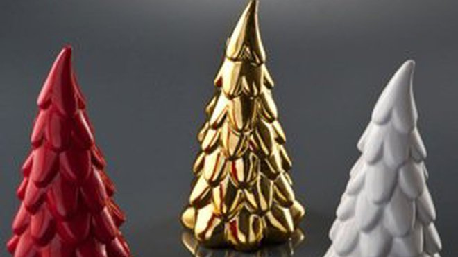 Pour décorer la table, des petits sapins en faïence émaillée. 3 coloris au choix. H 23 cm 9,90 €. Sapin de table. Becquet.