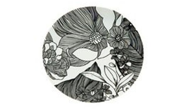 Une assiette très chic et tendance. Ornée d’une pivoine. 4,90 € l’assiette plate. 3,90 € l’assiette à dessert. Monoprix. Une assiette très chic et tendance. Ornée d’une pivoine. 4,90 € l’assiette plate. 3,90 € l’assiette à dessert. Monoprix.