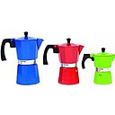 Des cafetières rétro et colorées. Existent en trois modèles, pour 3, 6 ou 9 tasses. 25,90 €. Cafetière Pantone small. Fleux