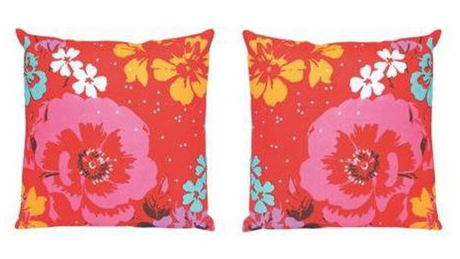 Une touche de couleur sur le canapé avec ce coussin à l'enveloppe 100% coton. Garnissage 100% polyester. 40 x 40 cm. Lavable en machine. 19,90 €. Coussin velours Pivoine. Home Stories. Chez Delamaison.fr