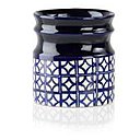 Ce petit vase en céramique accueillera aussi bien des fleurs fraîches que séchées. S'adapte facilement à tous les décors. H 10 cm. 19 €. Vase Adrie. Made.com