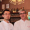 Le chef  Jean-Philippe Lebœuf et son second, Hideo Uemura.