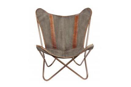 A destination des baroudeurs et amoureux de nature, une version élégante, en toile et cuir, d’une chaise de légende. Facile à transporter. 149 €. Nature & Découvertes