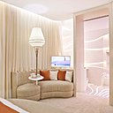 Thème de l’onde, des ondes : chambre avec des courbes, moquette avec relief qui guide les malvoyants.