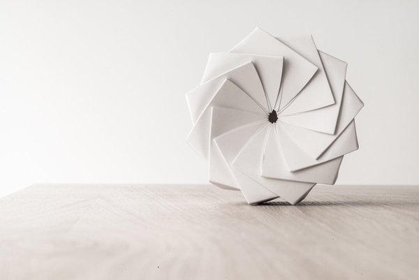 Fabuleuse boîte en pliage de papier.