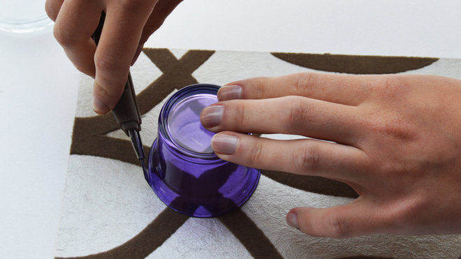 4- Tracez des cercles à l'aide de verres de différents diamètres