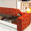 Outre un indéniable côté déco Atoll intègre d’astucieux coffres dans sa structure. Un espace de rangement supplémentaire, idéal pour accueillir votre linge de lit par exemple, ou vos oreillers et couvertures.