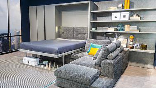 Et pour rester dans la problématique gain de place qui nous intéresse, le modèle Tango de Bimodal, dispose également d’un couchage deux places. En effet, l’étagère fixe, située au-dessus de la partie gauche du canapé, est modulable et fait office de pied de lit. Ainsi, en position ouverte, cette astuce vous permet de ne pas avoir à déplacer votre décoration.