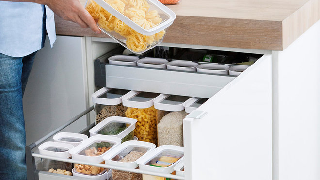 Parmi les best-sellers du site, les accessoires permettant l’organisation des tiroirs de cuisine, à l’image des bacs modulables, fonctionnent très fort.