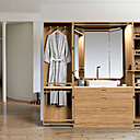 La Cabine s’implante dans une pièce ouverte, et redéfinit l’espace intérieur contemporain.