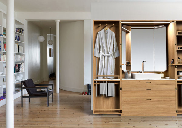 La Cabine s’implante dans une pièce ouverte, et redéfinit l’espace intérieur contemporain.