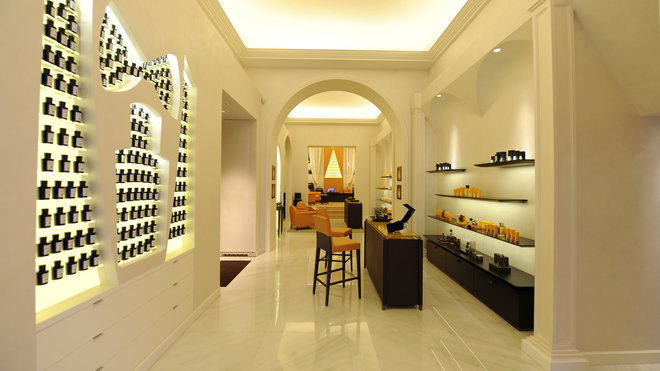 Pour l’architecte Nathalie Ryan de Kirei Studio, le savoir-faire artisanal italien est au cœur de l’univers Acqua di Parma.