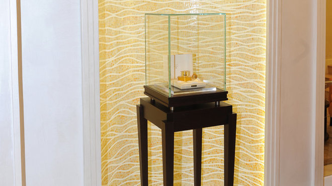 Nathalie a travaillé 10 ans à Paris pour Dior, afin de créer le département architecture et passer ainsi de 6 boutiques à 250 à travers le monde. Et maintenant, elle imagine pour Acqua di Parma des boutiques écrins.