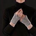 Mitaines aux allures de tulipe avec leur bordure en zig zag.