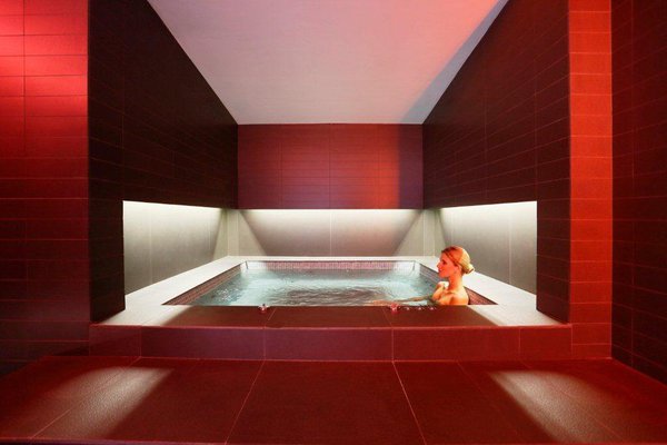 Moment de détente au spa des Cinq Mondes.