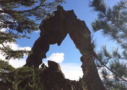 Arche de Padule, sculpture granitique située à 1 500 mètres d'altitude, entre Corte et le barrage de Calacuccia, surplombant la vallée du Tavignano.