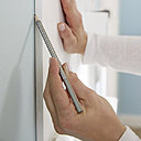 Etape 8- Placez l'organiseur sur le mur, marquez son emplacement avec un crayon