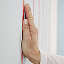 Etape 10- Appuyez fermement sur le mur pendant cinq secondes.