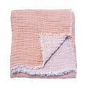 Make up. Matière naturelle et moelleuse pour ce plaid d’été au coloris poudré, en lin gaufré lavable en machine, 160 x 220 cm, 148 €, Le Monde sauvage. Make up. Matière naturelle et moelleuse pour ce plaid d’été au coloris poudré, en lin gaufré lavable en machine, 160 x 220 cm, 148 €, Le Monde sauvage.