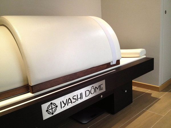 Source de bien-être dernière génération, le sauna à infrarouges japonais Iyashi Dôme permettant de perdre jusqu’à 660 kilocalories en une demi-heure seulement.