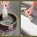 Etape 6 : pour l’application de la peinture sur les angles et les bordures, prendre à nouveau le pinceau.