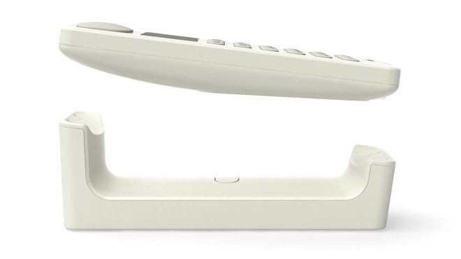 Téléphone et son support pour la marque Punkt.