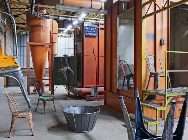 Les huit chaises A revisitées par les designers à l’occasion des 80 ans de la chaise. Huit chapitres à découvrir.