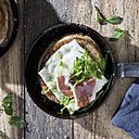 Pancakes à la farine de châtaigne et tranches fondues de Croque&Burger.