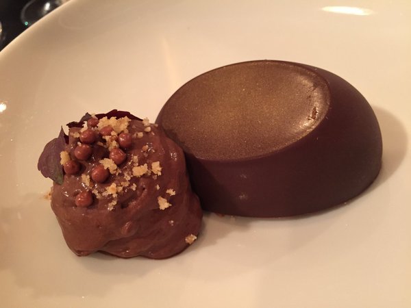 Le palet de chocolat, à la fois frais et chocolaté avec une pointe de coco et de praliné.