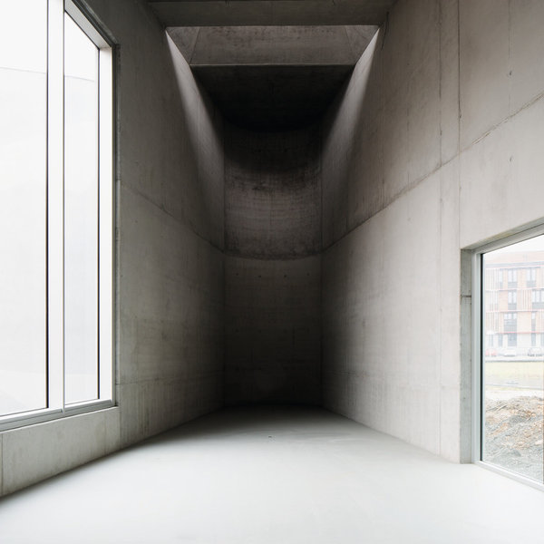 Les nouvelles ailes du centre Keramis créent des patios.