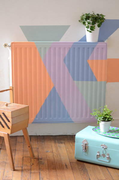 Ambiance déco grâce à ce radiateur aux motifs géométriques.