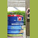 Le produit V33 Traitement Boiseries extérieures, incolore, est adapté aux bois sains ou attaqués. En agissant en profondeur, ce produit permettra de protéger votre pergola des moisissures intérieures. Ce produit naturel est proposé en pots de 1 litre à 5 litres.