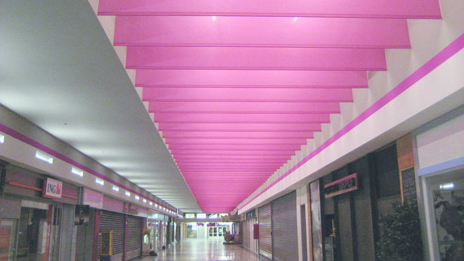 Les plafonds subtilement créés par Chénel permettent d’égayer mais aussi d’éclairer vos espaces avec imagination.